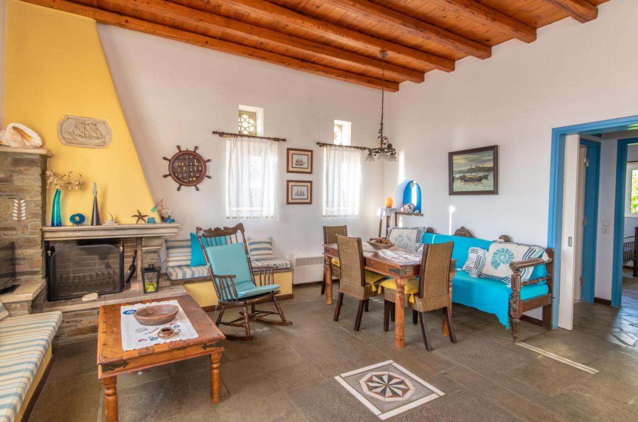Traditional House By The Sea Istérnia 외부 사진